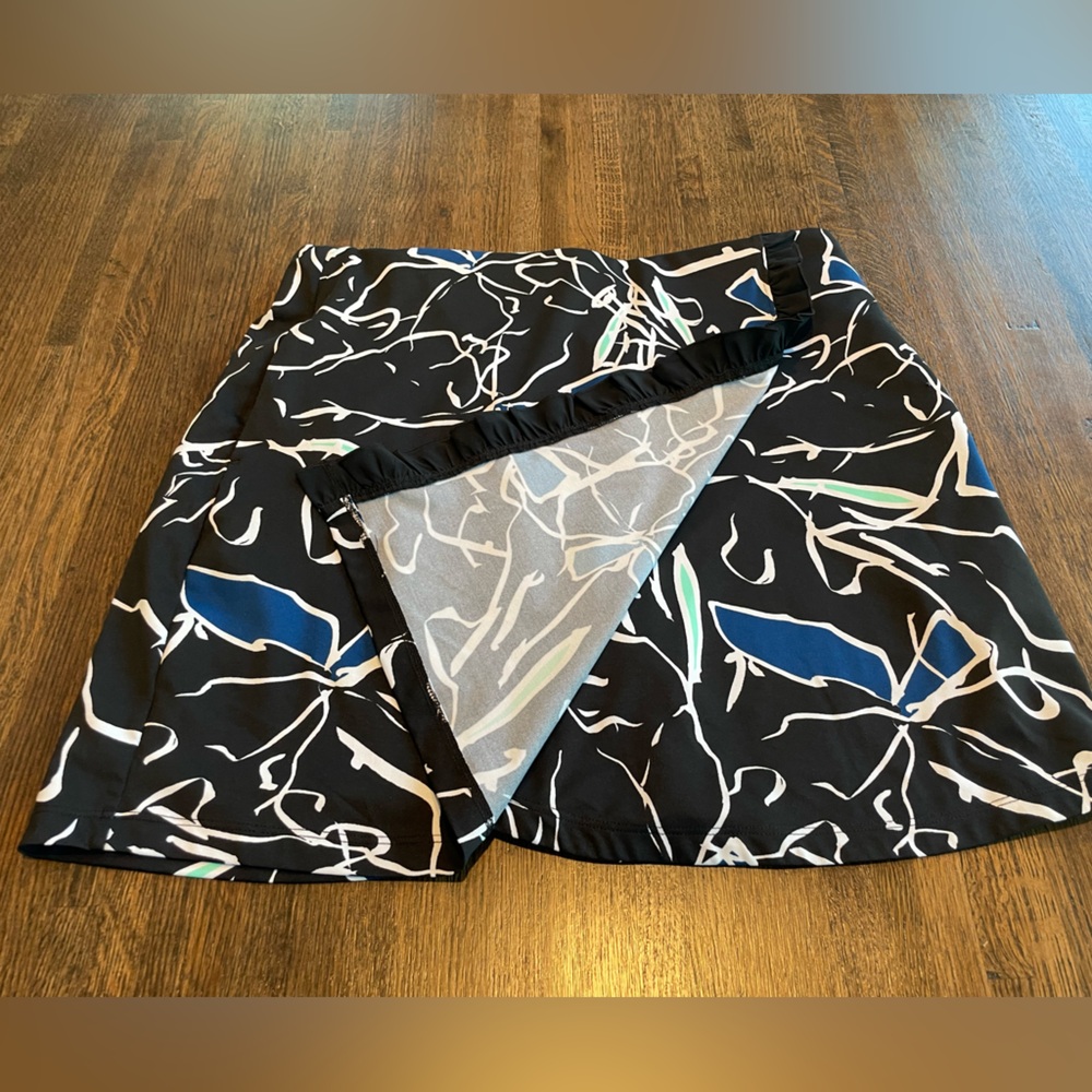 Callaway Black White Blue Ruffle Active Skort - size Medium - Picture 3 of 6